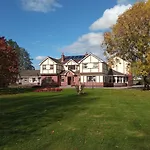 Redwood Bed and Breakfast 4*