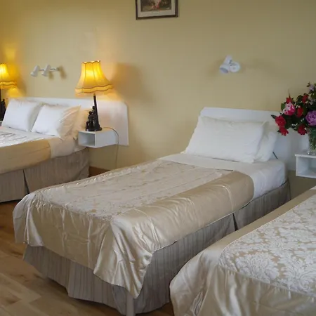 Redwood Bed and breakfast 4*