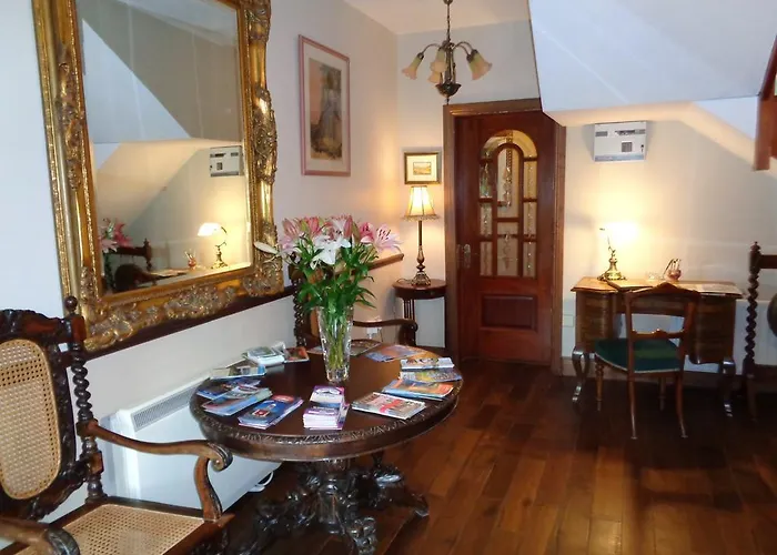 Redwood Bed & Breakfast